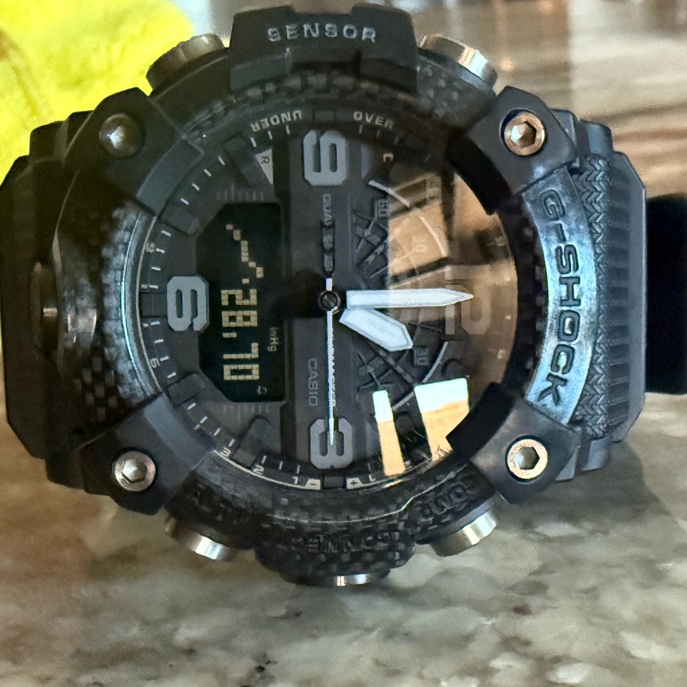 Casio g-shock B100-1B Master of G Mudmaster carbon fiber